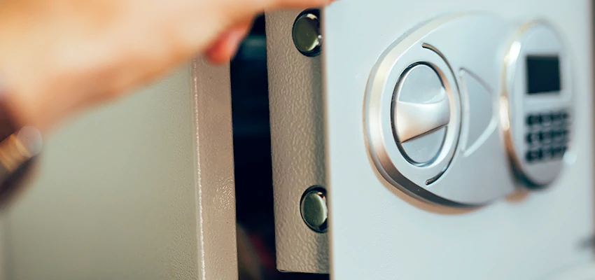 Fingerprint Safe Openers in Hayward, CA